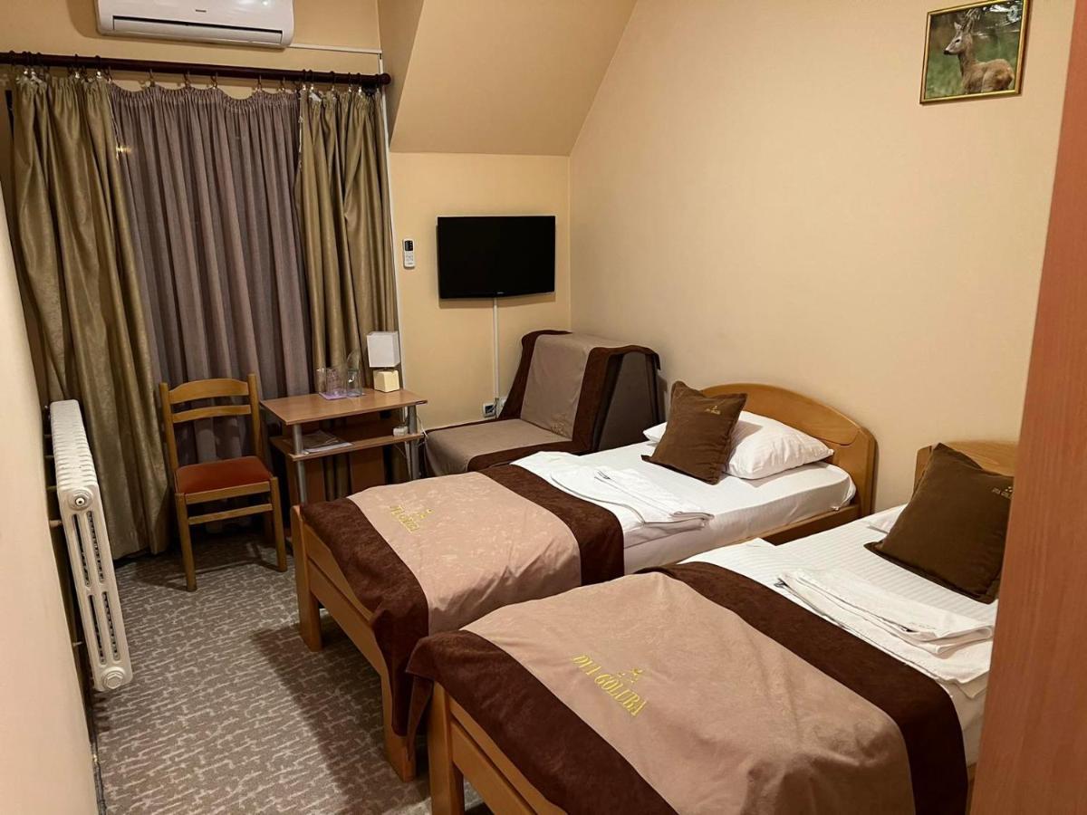 פאלה Hotel Dva Goluba מראה חיצוני תמונה