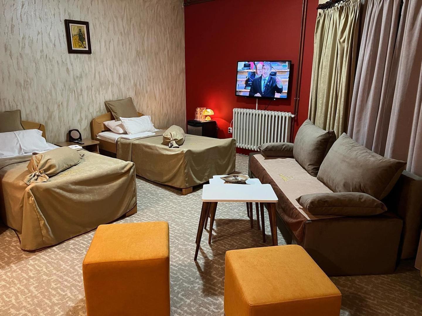פאלה Hotel Dva Goluba מראה חיצוני תמונה