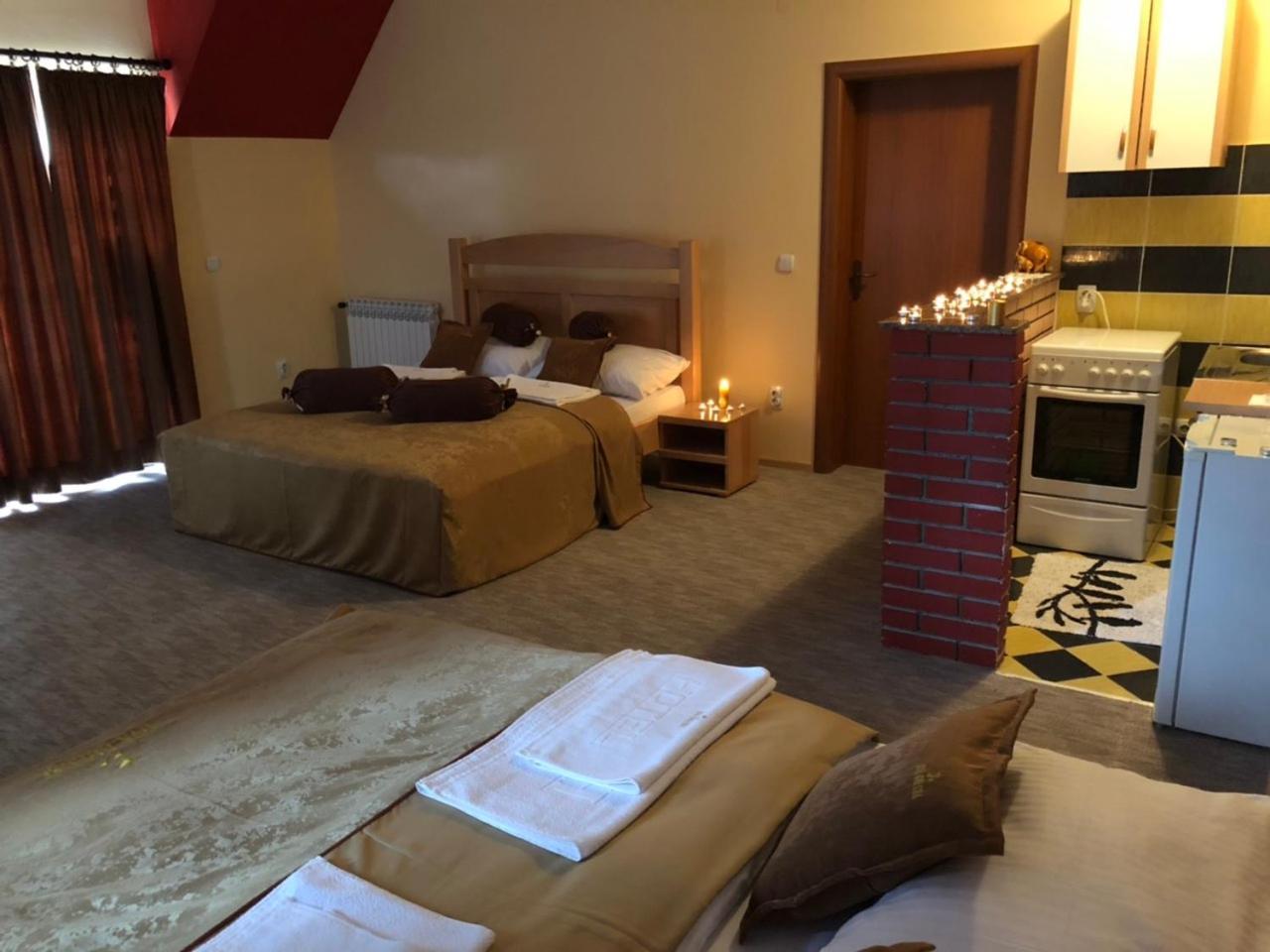 פאלה Hotel Dva Goluba חדר תמונה