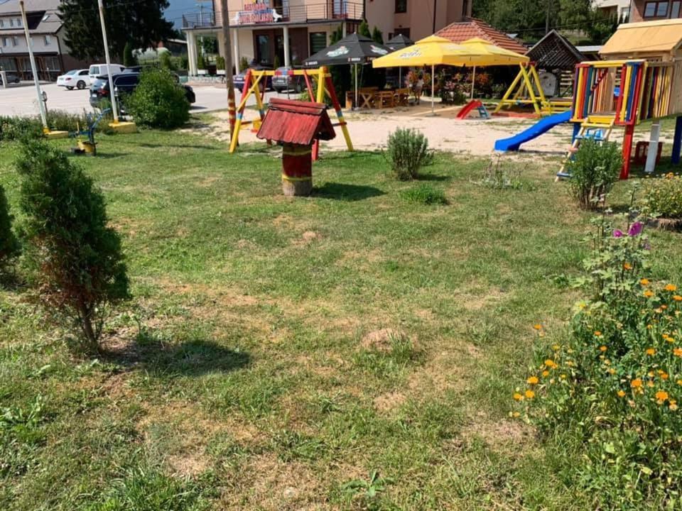 פאלה Hotel Dva Goluba מראה חיצוני תמונה