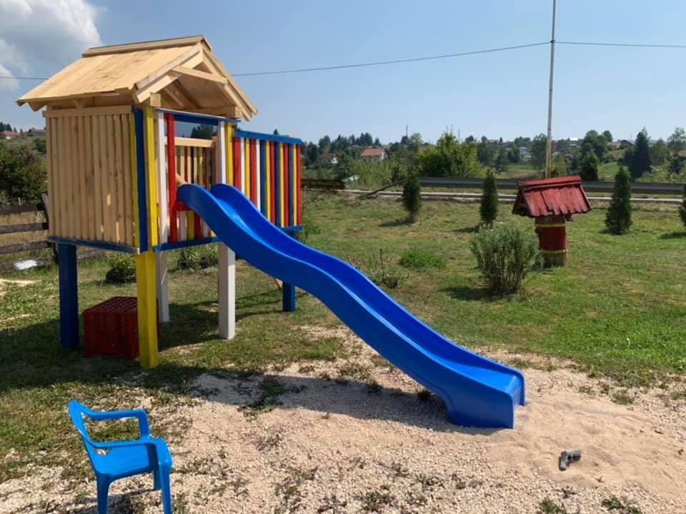 פאלה Hotel Dva Goluba מראה חיצוני תמונה